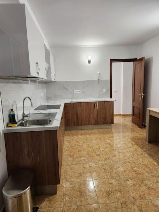 Lujoso Apartamento Vacacional Apartment Carrizal Exterior photo